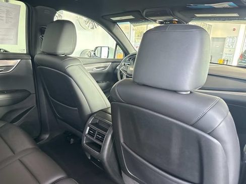 Certified 2024 Cadillac XT5 Luxury w/ LPO, Floor Liner Package AWD/4WD image 23