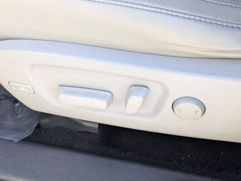 Used 2017 Toyota Highlander Limited Platinum image 23