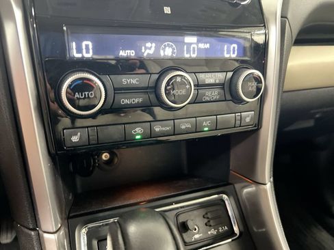 Used 2022 Subaru Ascent Limited AWD/4WD image 16