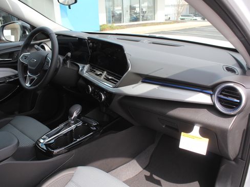 New 2026 Chevrolet Trax LT image 14