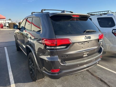 Used 2019 Jeep Grand Cherokee Altitude image 9