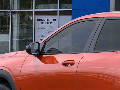 Used 2024 Chevrolet Trax RS w/ Driver Confidence Package image 12