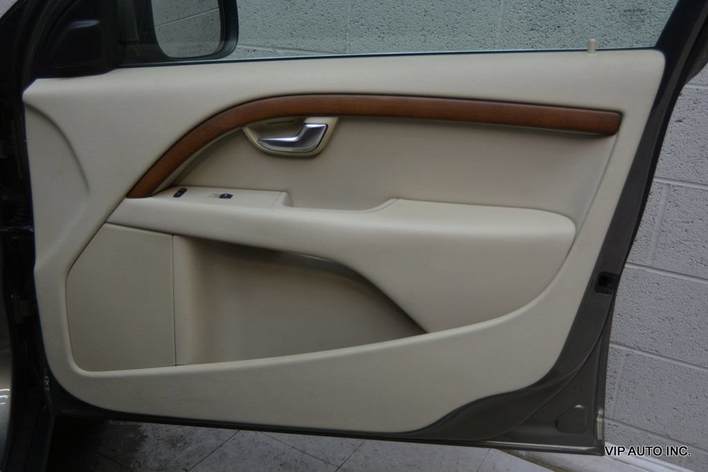 Used 2010 Volvo XC70 3.2 AWD/4WD image 8