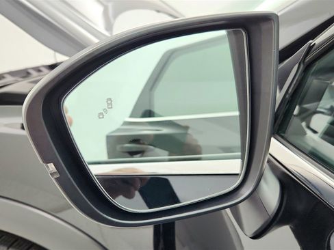 Used 2024 Nissan Pathfinder SV image 11