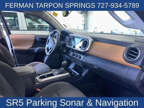 Used 2017 Toyota Tacoma SR5 w/ Tow Package RWD image 6