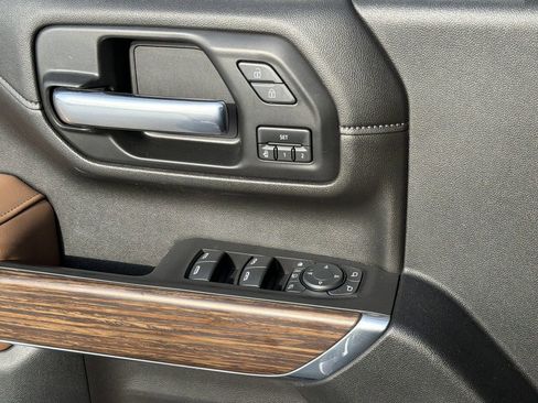 Used 2021 Chevrolet Silverado 2500 High Country w/ Z71 Off-Road Package image 15