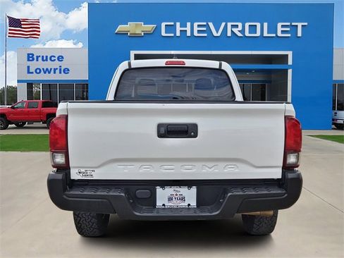 Used 2020 Toyota Tacoma SR image 5