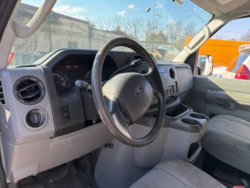 Used 2013 Ford E-250 and Econoline 250 w/ Commercial Cargo Van Pkg image 9