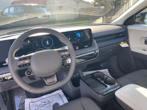 Used 2025 Hyundai Ioniq 5 SEL image 13