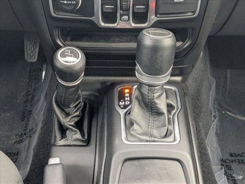 Used 2021 Jeep Gladiator Willys image 11