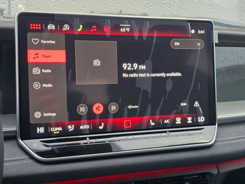 New 2026 Volkswagen Tiguan SE image 25