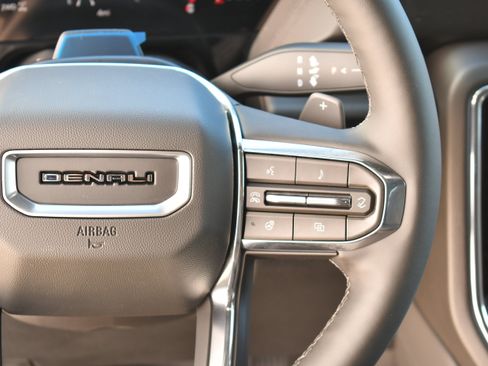 Used 2026 GMC Yukon Denali w/ Advanced Technology Package AWD/4WD image 16