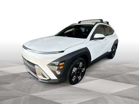 Used 2025 Hyundai Kona SEL FWD image 4