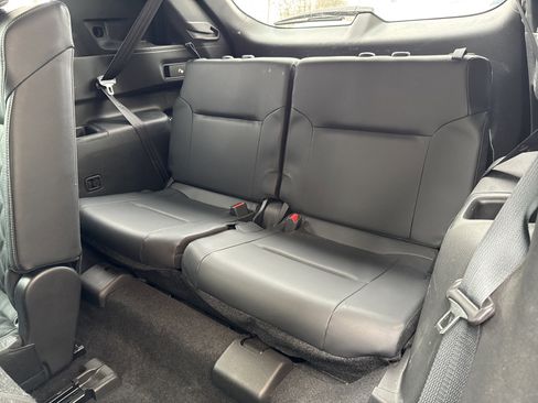 Used 2022 Mitsubishi Outlander SEL image 11