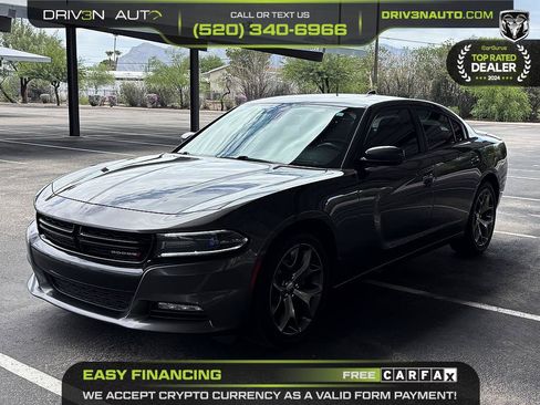 Used 2015 Dodge Charger SXT RWD image 3