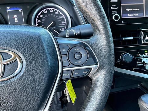 Used 2021 Toyota Camry LE image 17