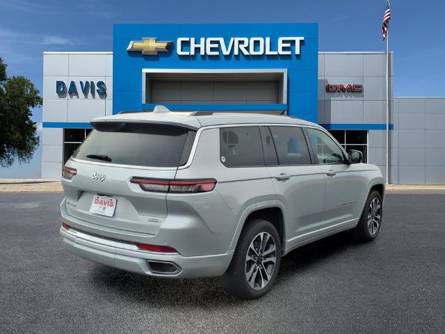 Used 2021 Jeep Grand Cherokee L Overland w/ Luxury Tech Group IV AWD/4WD image 3