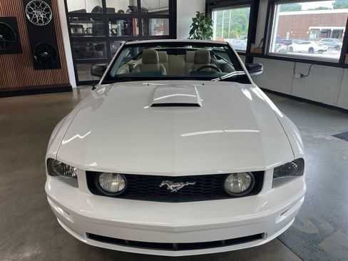 Used 2009 Ford Mustang GT Premium RWD image 23