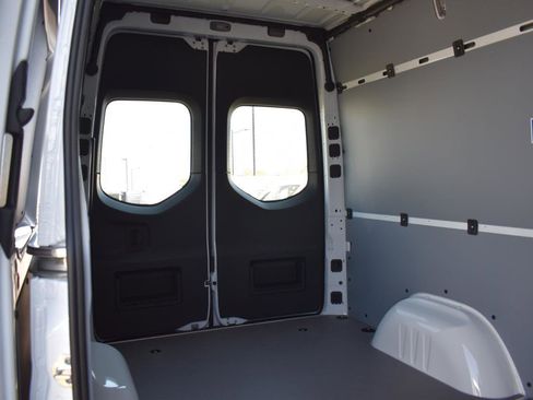 New 2025 Mercedes-Benz Sprinter 2500 image 8