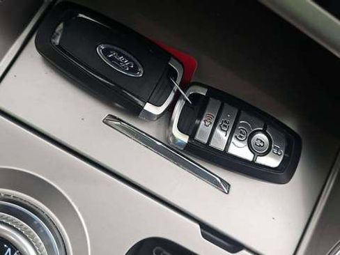 Used 2022 Ford Explorer XLT w/ Equipment Group 202A AWD/4WD image 1
