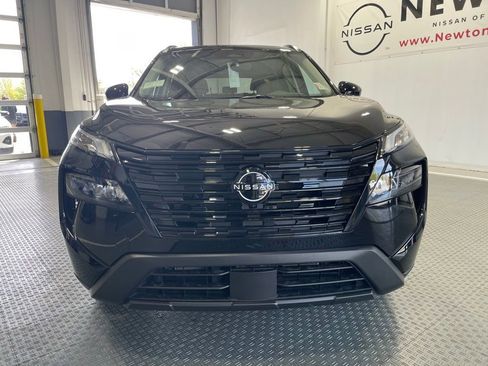 New 2026 Nissan Rogue SV FWD image 3