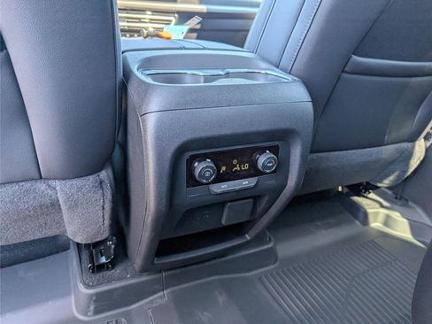 New 2026 Chevrolet Traverse LT w/ Sun and Wheel Package FWD image 22