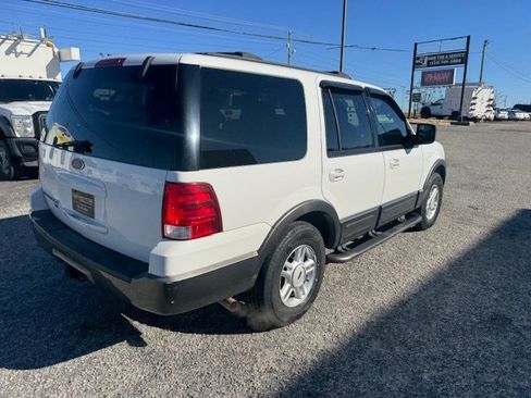 Used 2004 Ford Expedition XLT image 6