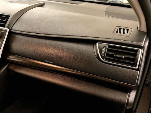 Used 2015 Toyota Camry XLE w/ Moonroof Package image 16