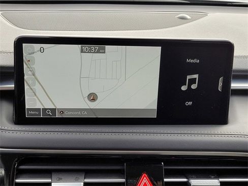 Used 2025 Genesis G70 2.5T image 17