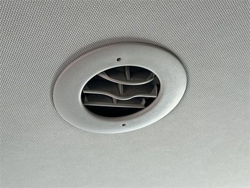 Used 2020 Chevrolet Traverse LT w/ LT Premium Package image 20