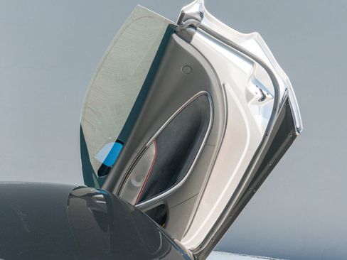 Used 2023 McLaren Artura RWD image 65