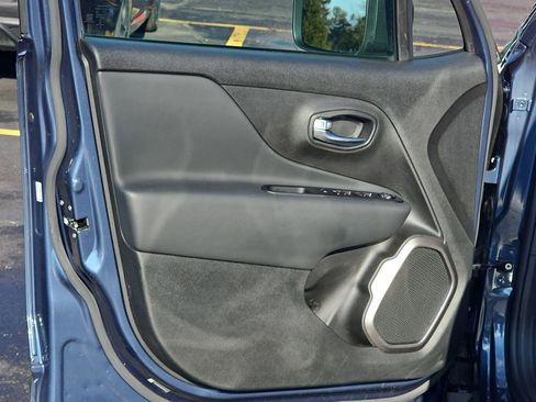 Used 2022 Jeep Renegade Latitude w/ Convenience Group image 26