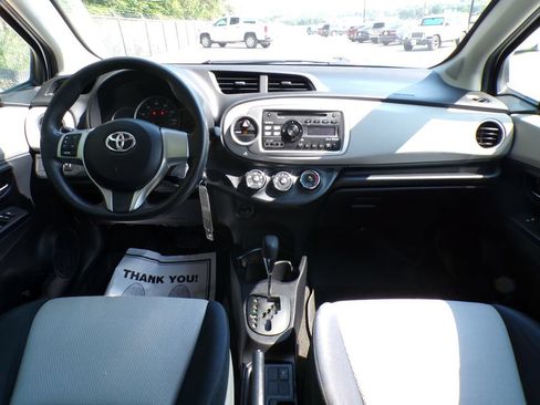 Used 2014 Toyota Yaris LE FWD image 18