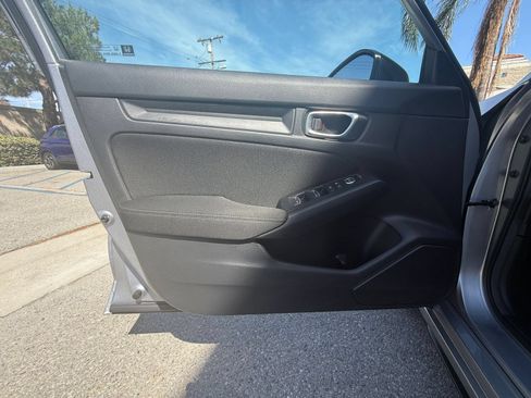 Used 2025 Honda Civic Sport image 18
