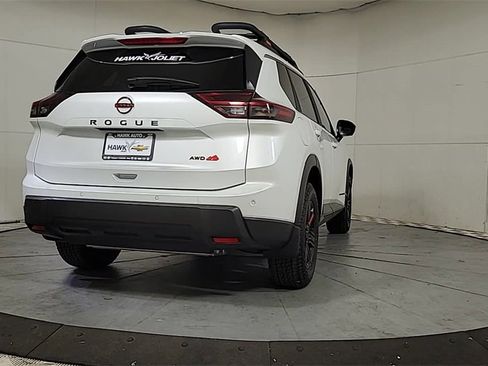 Used 2025 Nissan Rogue SV image 7