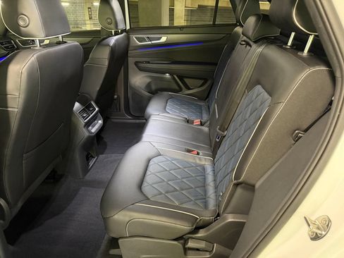 Certified 2025 Volkswagen Atlas Cross Sport SEL Premium R-Line AWD/4WD image 23