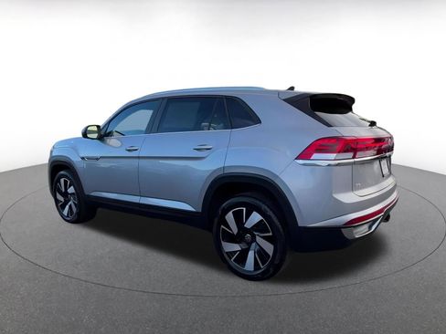 Used 2025 Volkswagen Atlas Cross Sport SE image 10
