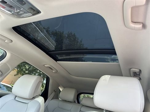 Used 2026 Genesis GV70 2.5T Select image 24