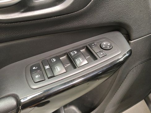Used 2021 Jeep Cherokee Latitude Plus FWD image 27