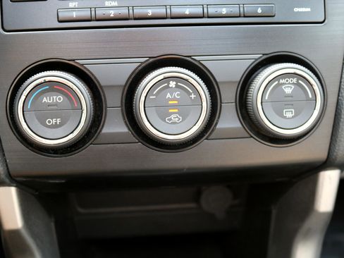 Used 2014 Subaru Forester 2.5i Limited image 21