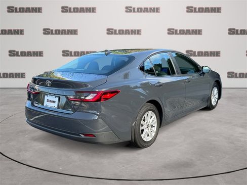 Used 2025 Toyota Camry LE image 5