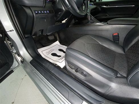 Used 2021 Toyota Camry XSE image 12