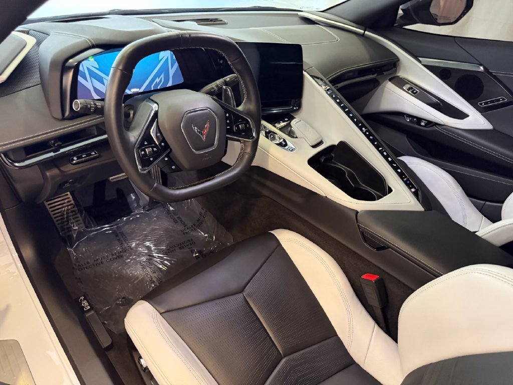 Used 2024 Chevrolet Corvette Stingray Preferred Cpe w/ Z51 Performance Package RWD image 4