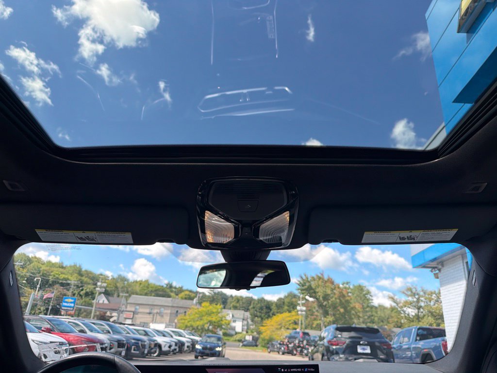 Used 2024 BMW i4 eDrive35 w/ Premium Package RWD image 10