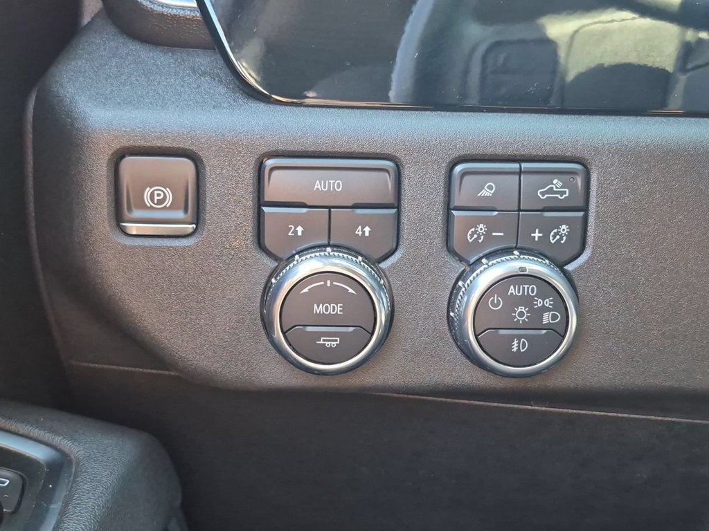 Used 2025 GMC Sierra 1500 SLT AWD/4WD image 18