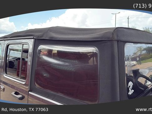 Used 2018 Jeep Wrangler Unlimited Sport S AWD/4WD image 25