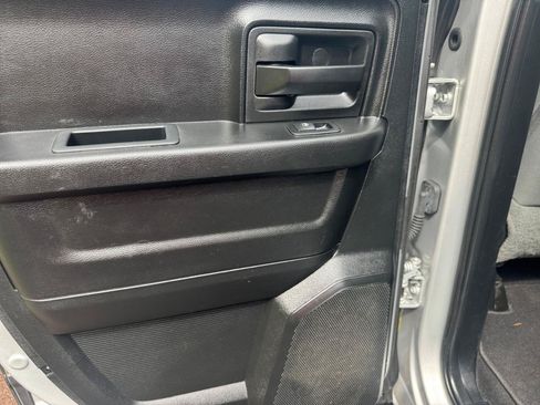 Used 2017 RAM 1500 Express AWD/4WD image 23