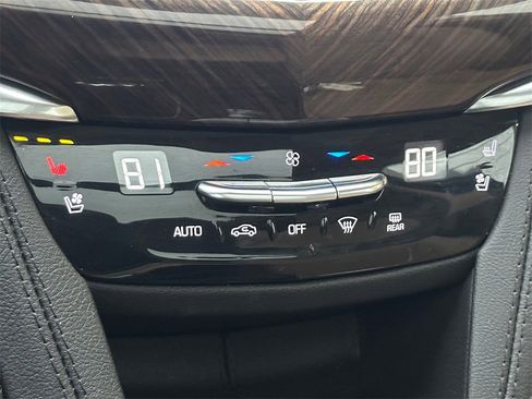 Used 2023 Cadillac XT6 Sport w/ Platinum Package image 29