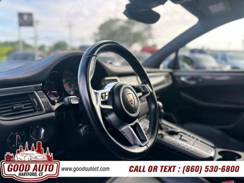 Used 2017 Porsche Macan GTS image 4