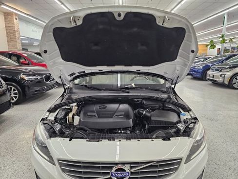 Used 2016 Volvo S60 T5 Premier image 40